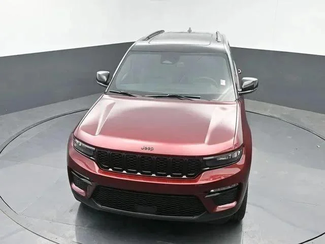 New 2025 Velvet Red Pearl-Coat Exterior Paint Jeep Limited image 30