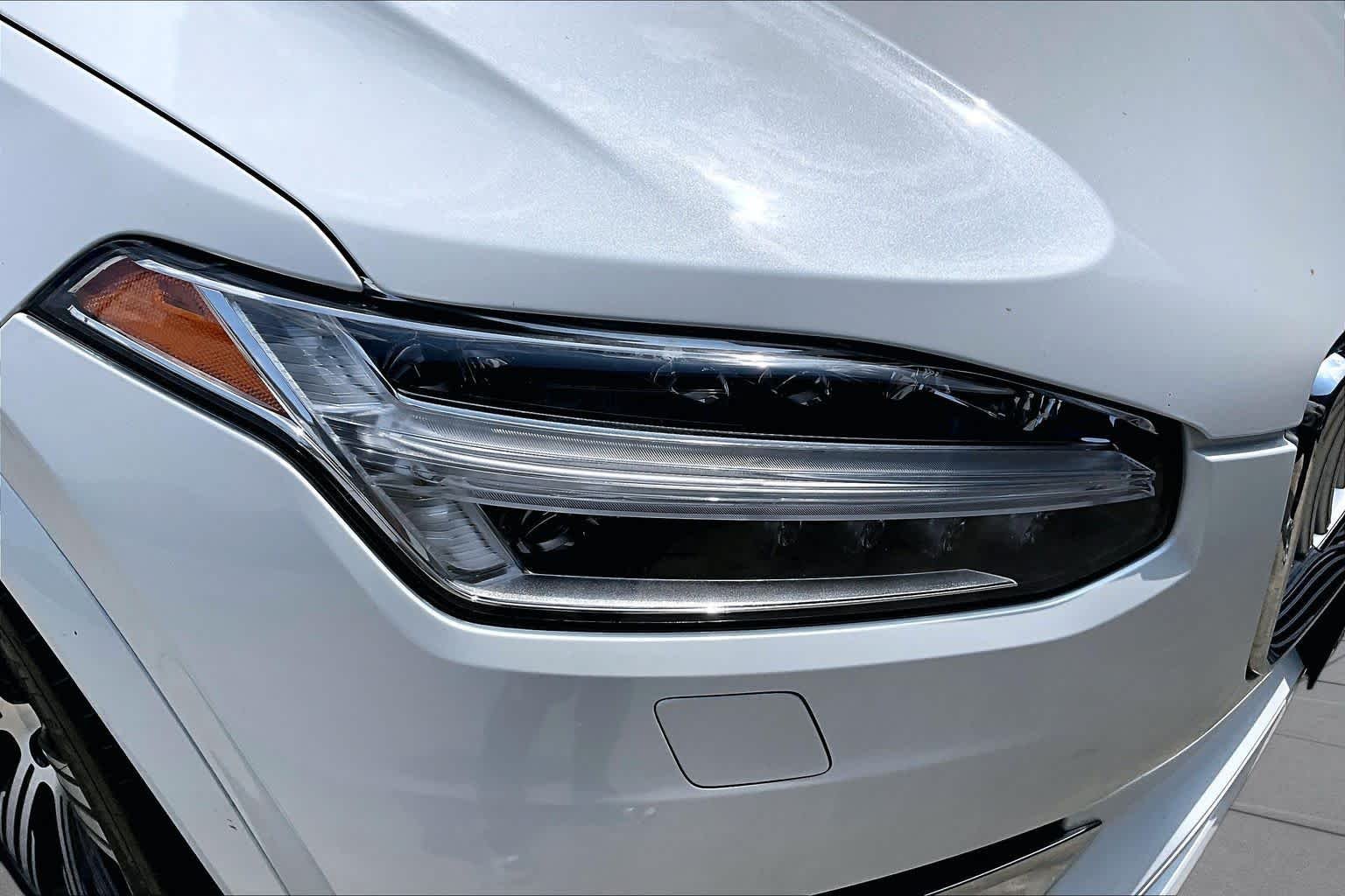 Used 2021 Crystal White Metallic Volvo Inscription image 28