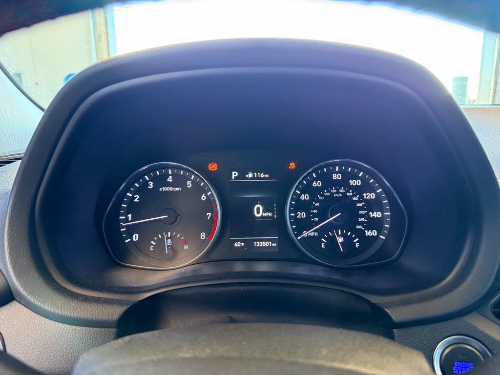 Used 2018 Black Hyundai Base image 13