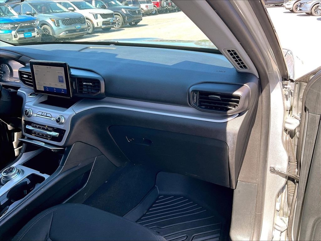 Used 2023 Iconic Silver Metallic Ford XLT image 12