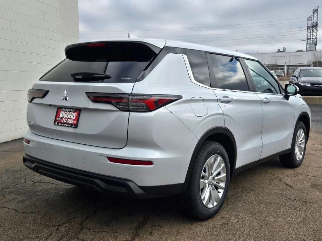 New 2026 White Mitsubishi ES 1.5T S-AWC image 10