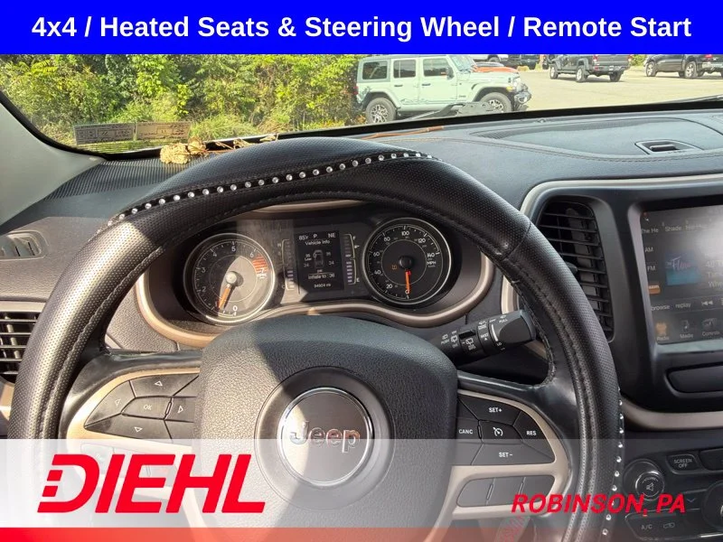 Used 2017 White Jeep Latitude image 11