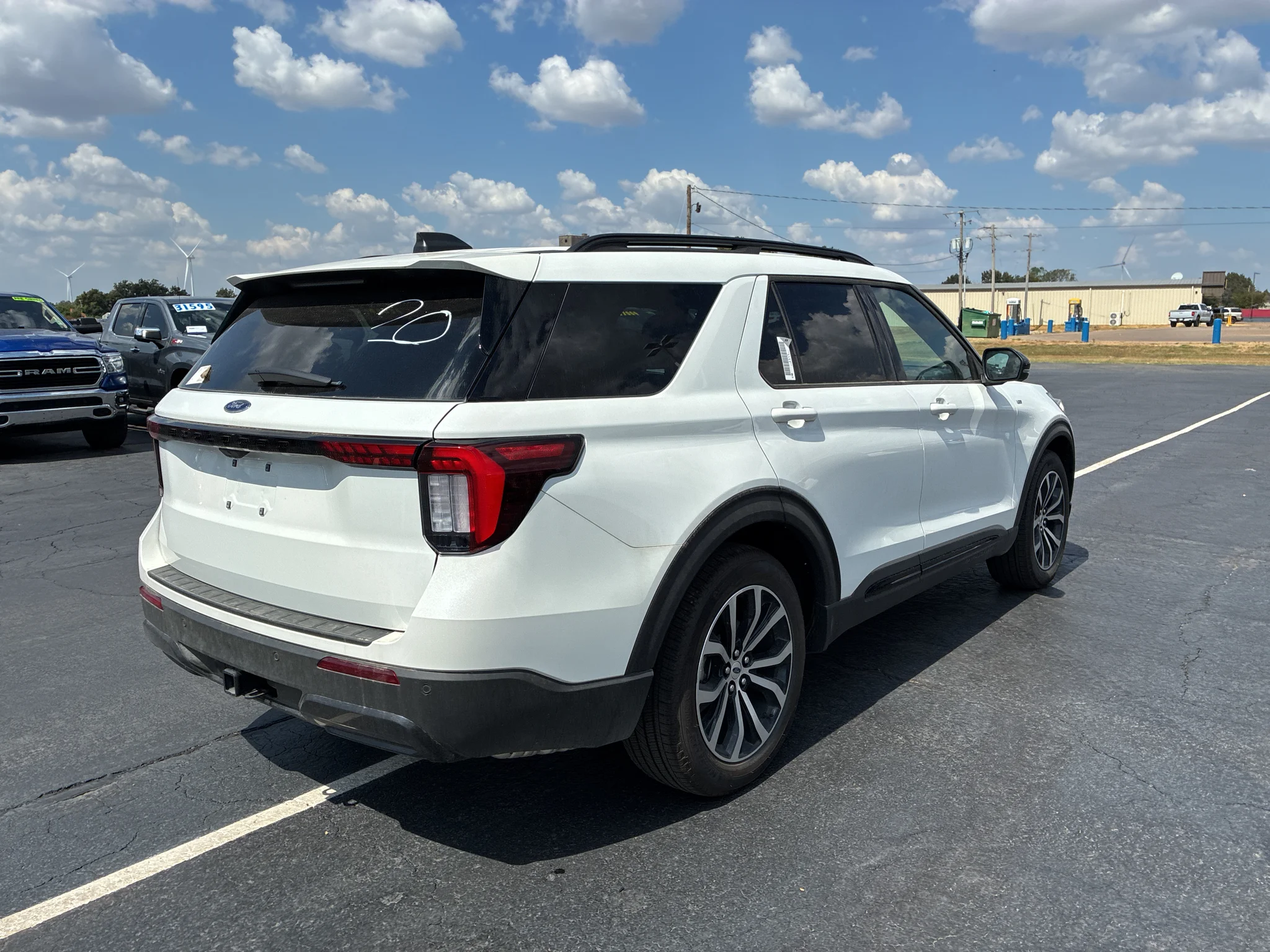 New 2026 Star White Metallic Tri-Coat Ford ST-Line image 5