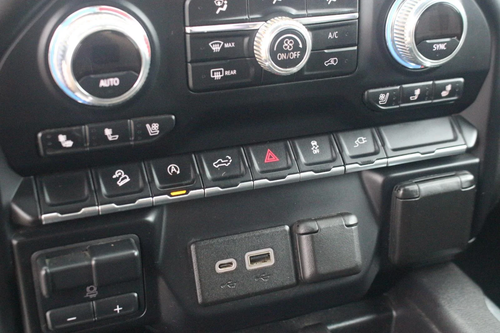 Used 2019 CARDINAL RED GMC SLT image 31