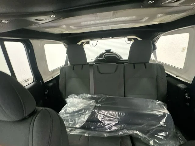 New 2026 Black Clear-Coat Exterior Paint Jeep Rubicon image 25