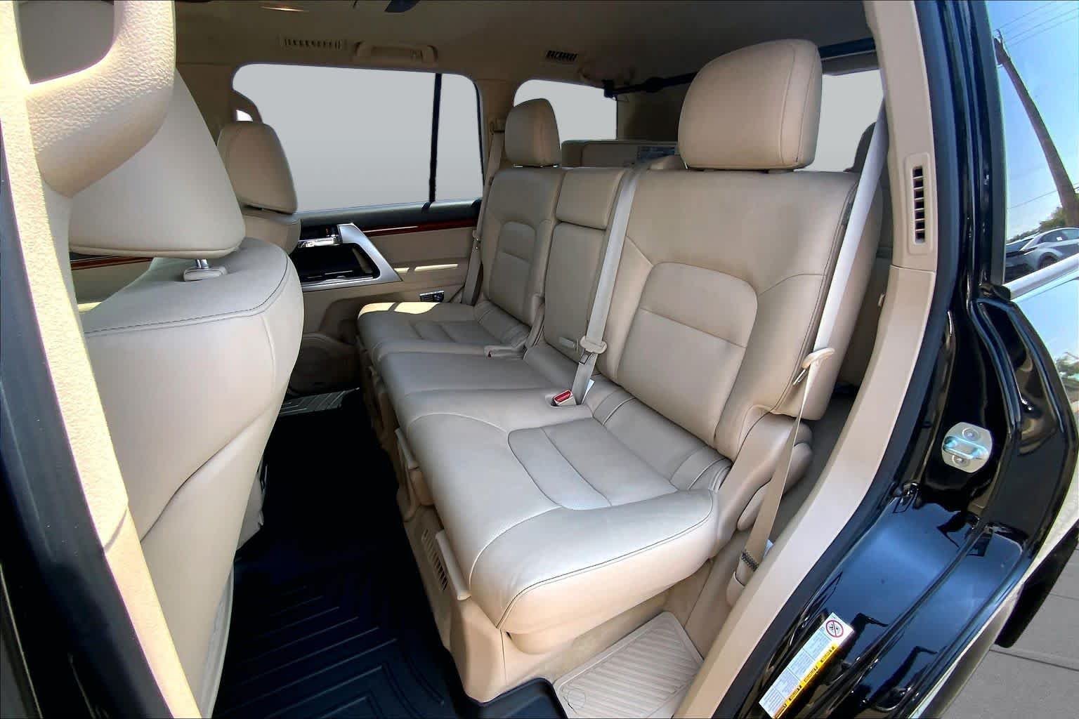 Used 2013 Black Toyota  image 21