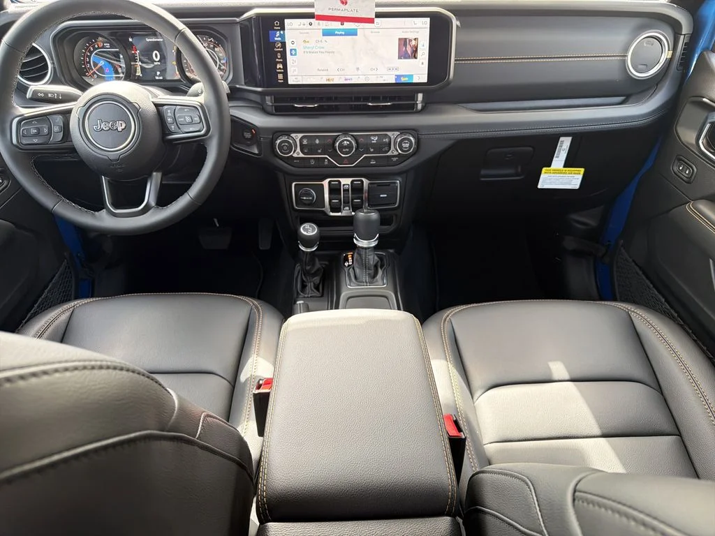 2026 Jeep Gladiator Sahara - Photo 14