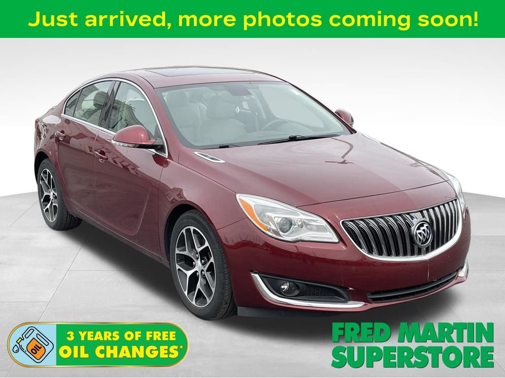 2017 Buick Regal Sport Touring's photo