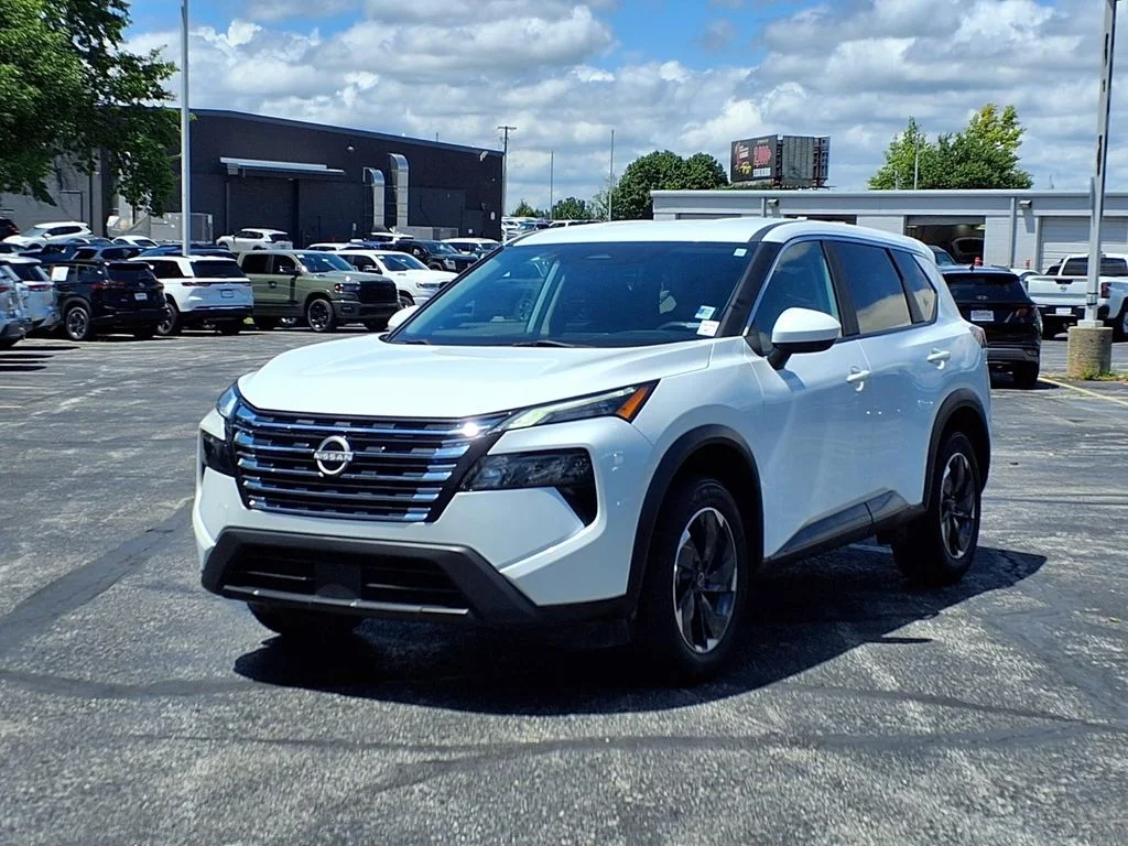 Used 2024 Nissan Rogue SV with VIN 5N1BT3BB5RC686317 for sale in Kansas City
