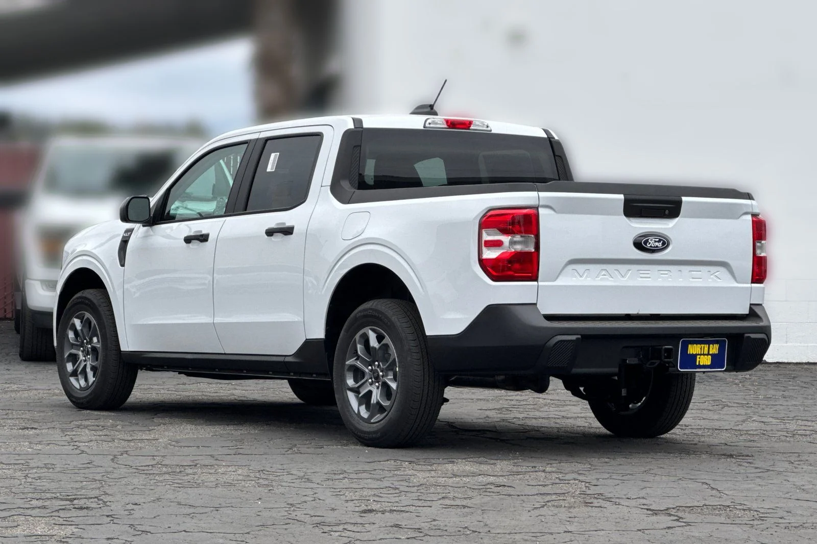 New 2026 Oxford White Ford XLT image 6