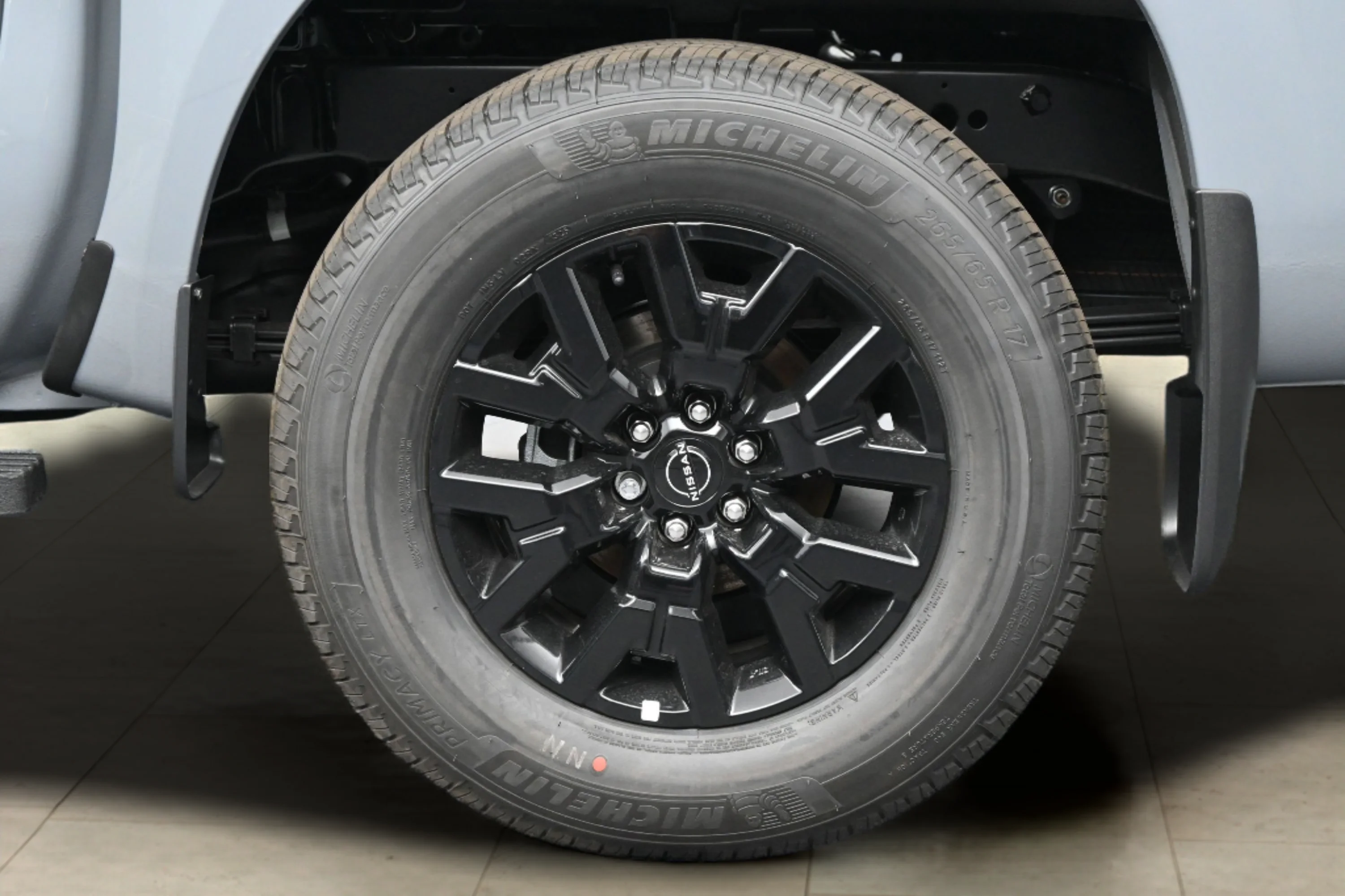 New 2026 Boulder Gray Pearl Nissan Crew Cab SV image 21