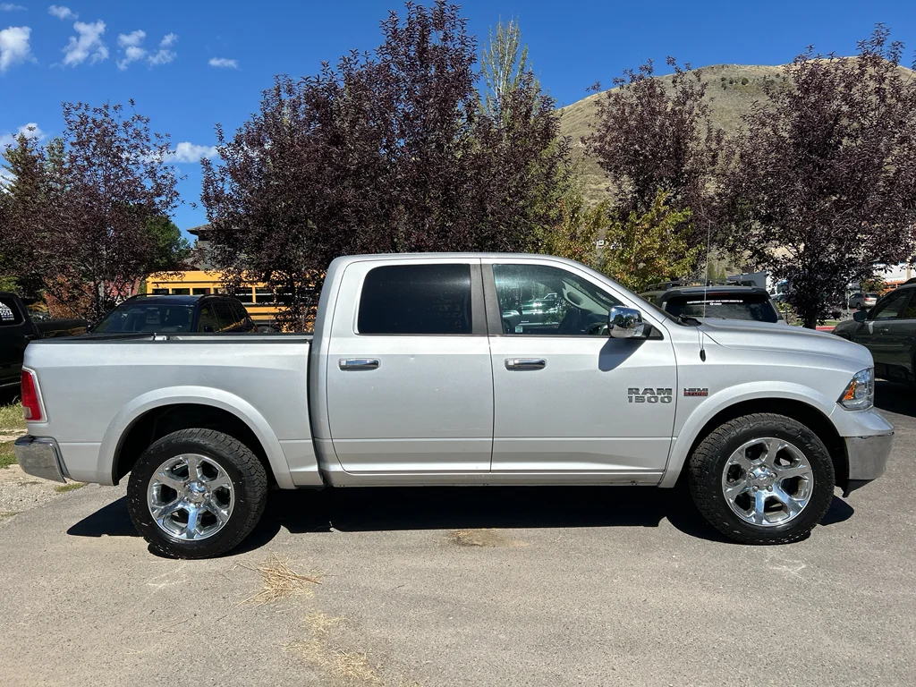 Used 2017 Silver Ram Laramie image 4