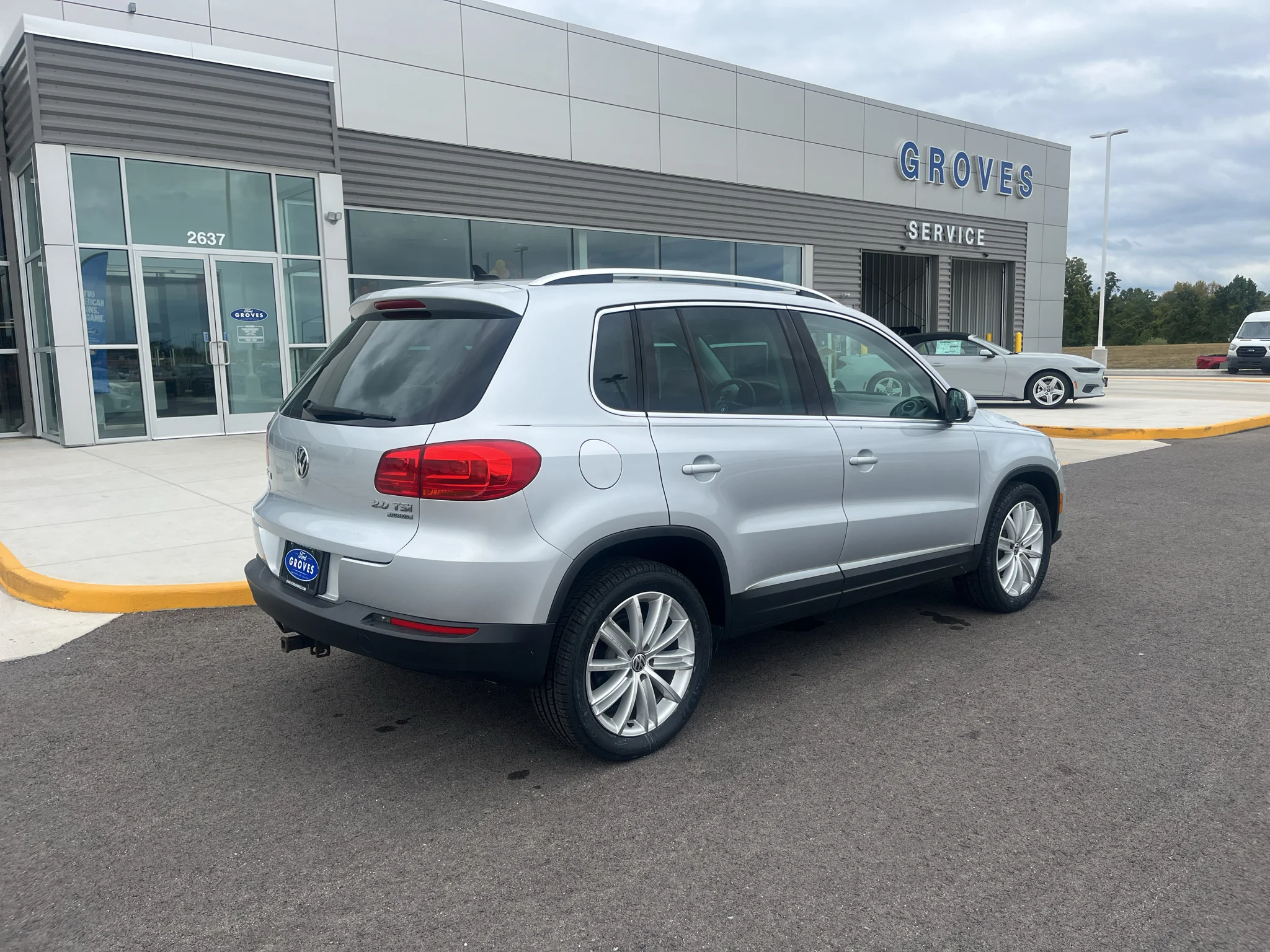 Used 2012 Reflex Silver Metallic Volkswagen SE image 5