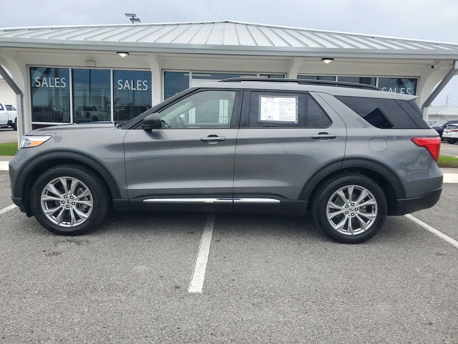 Used 2023 Carbonized Gray Metallic Ford XLT image 2