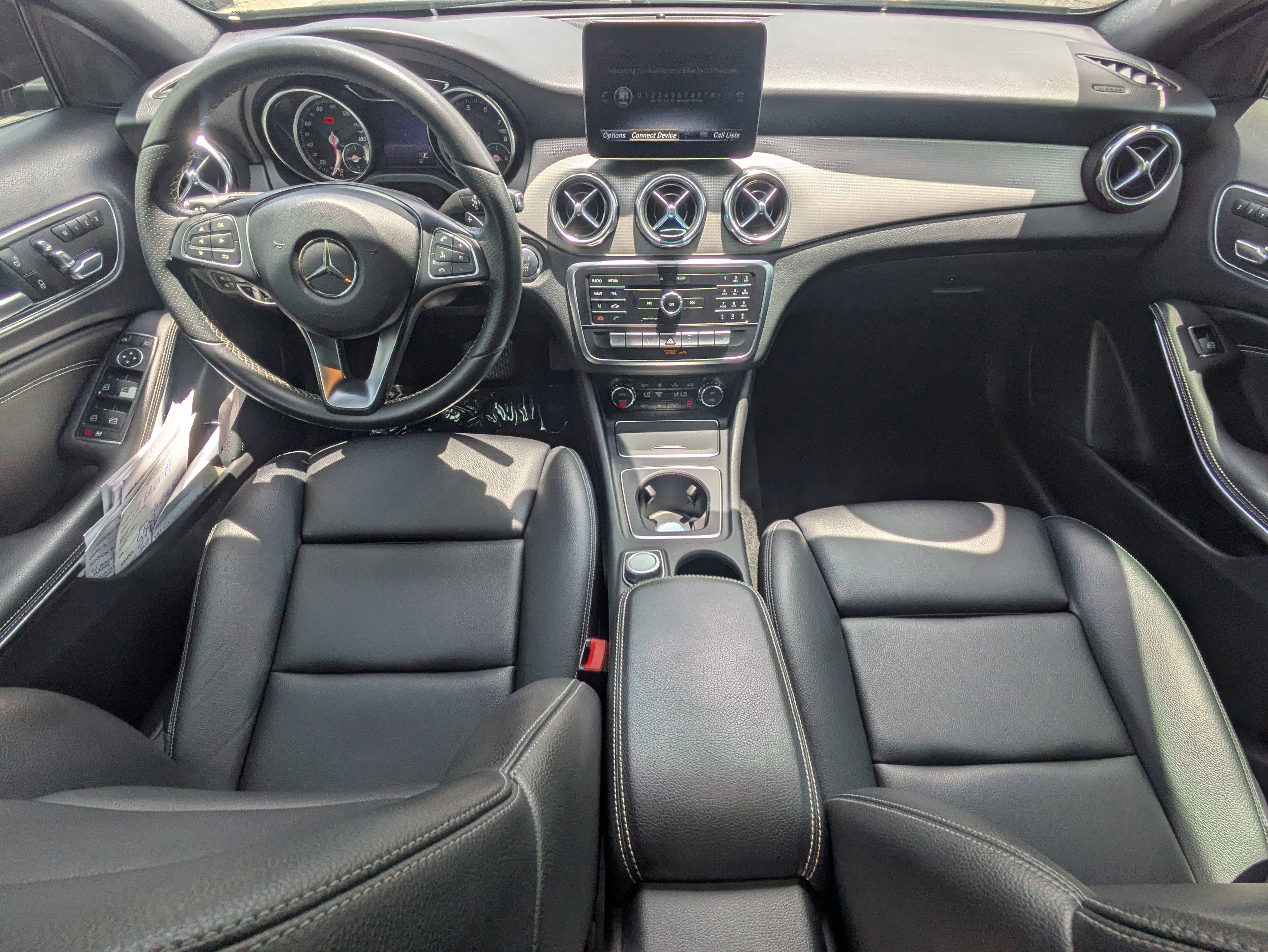 Used 2018 Night Black Mercedes-Benz GLA 250 image 14