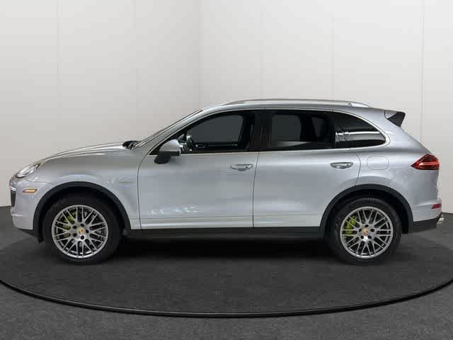 Used 2017  Porsche S E-Hybrid image 3