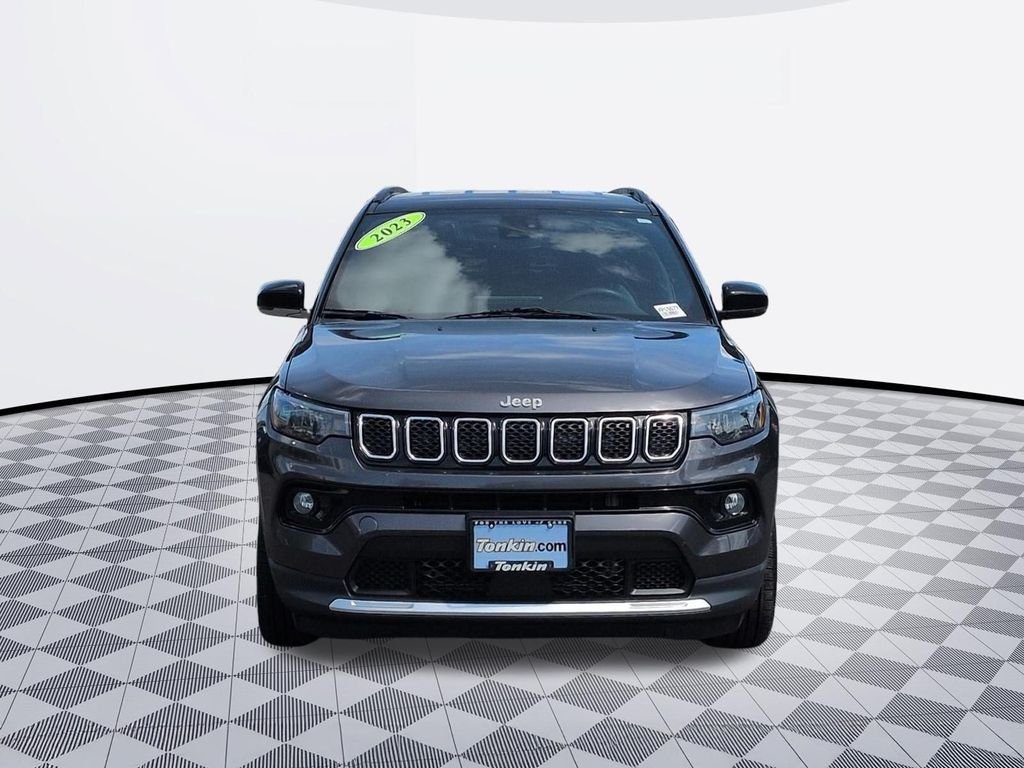 Used 2023 Granite Crystal Metallic Clearcoat Jeep Limited image 8