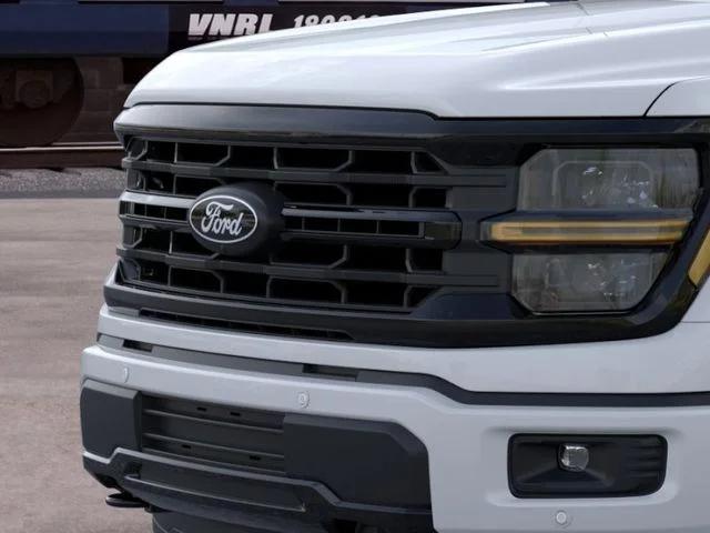 New 2026 Oxford White Ford XLT image 17