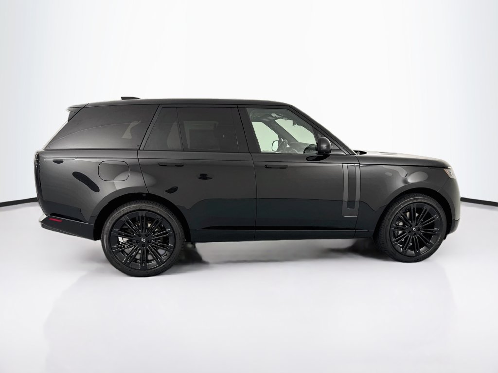 New 2027 Santorini Black Land Rover SE image 4