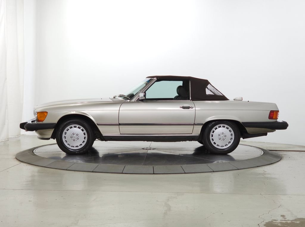 Used 1987 Gold Mercedes-Benz 560 SL image 16