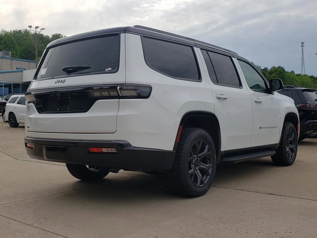New 2026 Bright White Clear-Coat Exterior Paint Jeep Upland image 3