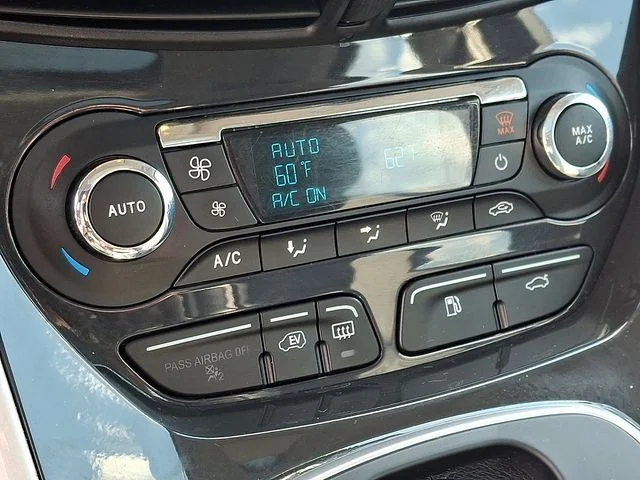 Used 2016 Gray Ford SEL image 16