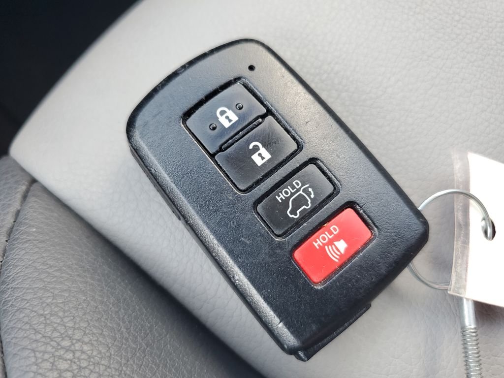 Used 2015 Gray Toyota Limited image 28