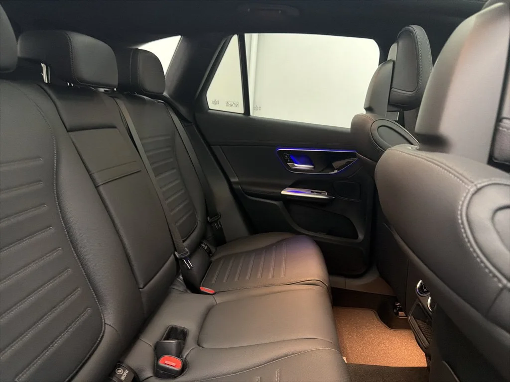 Used 2026 Black Mercedes-Benz GLC 300 image 26