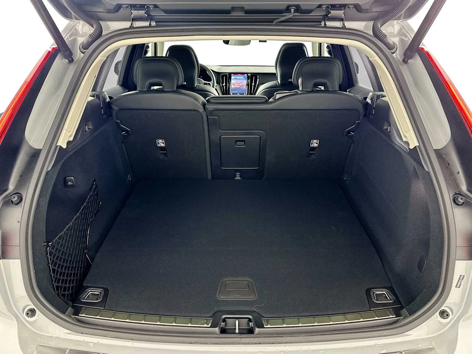 Certified Used 2025 Vapour Grey Volvo Plus image 23