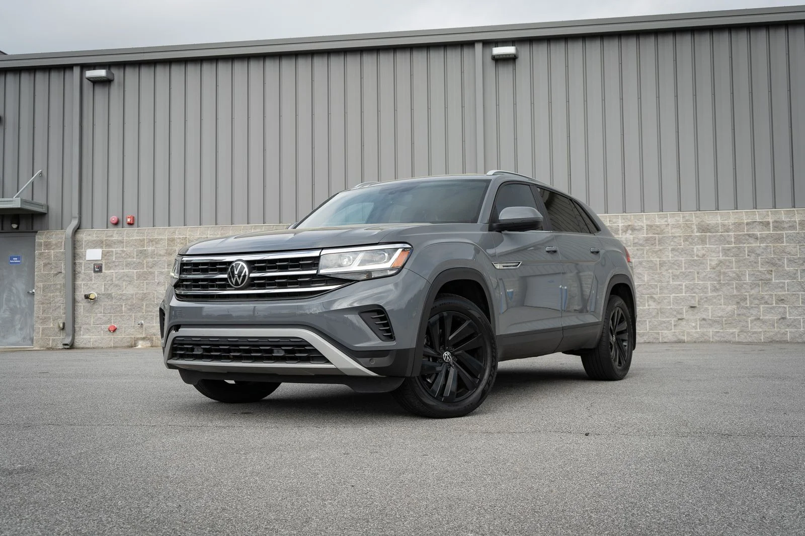2022 Volkswagen Atlas Cross Sport 2.0T SE w/Tech 4MOTION's photo