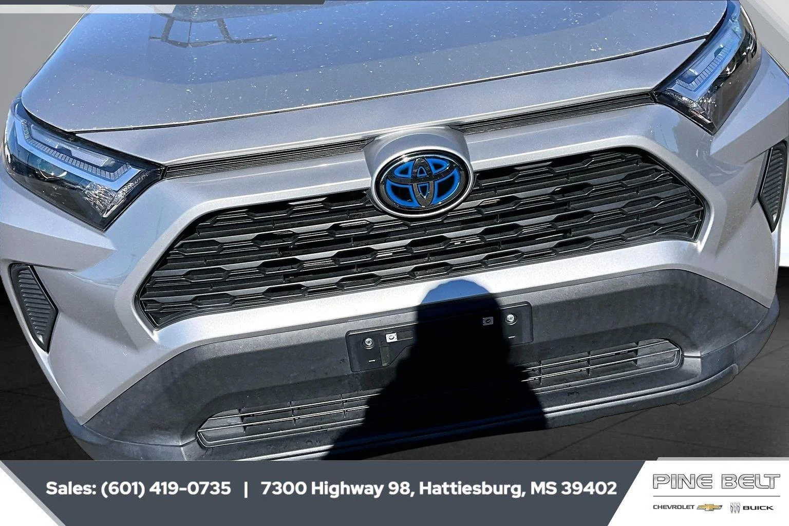 Used 2024 Silver Sky Metallic Toyota XLE image 22