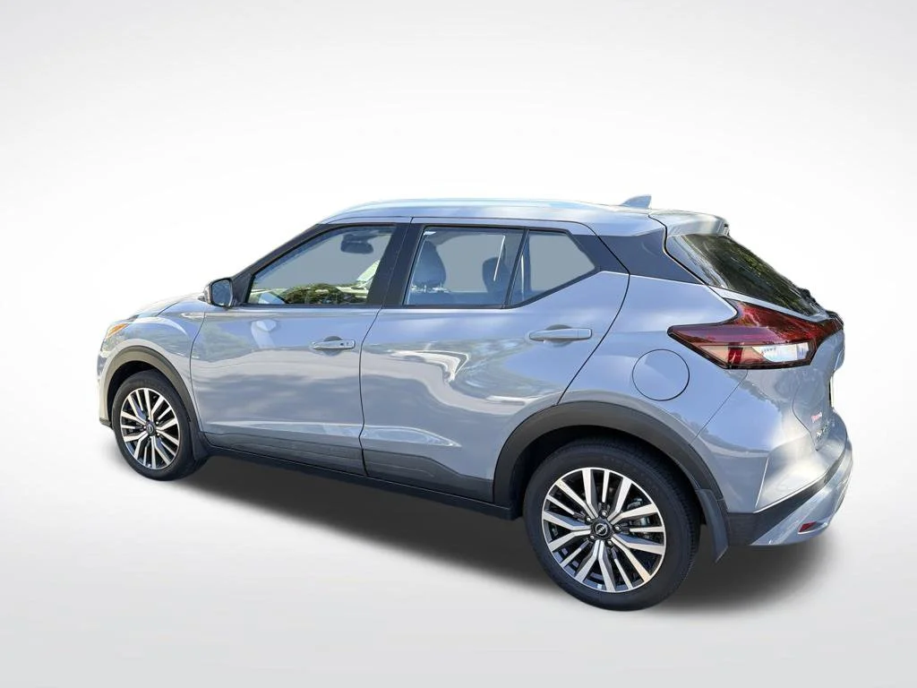 Used 2023 Boulder Gray Nissan SV image 11