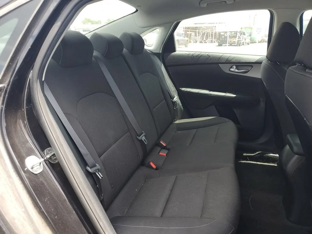 Used 2019 Black Kia LXS image 32