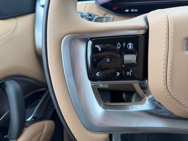 New 2026 Fuji White Land Rover SE image 22