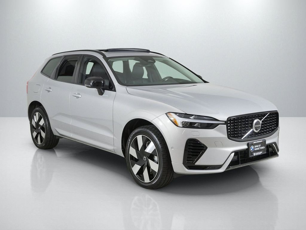 Used 2023 Silver Volvo Ultimate image 8