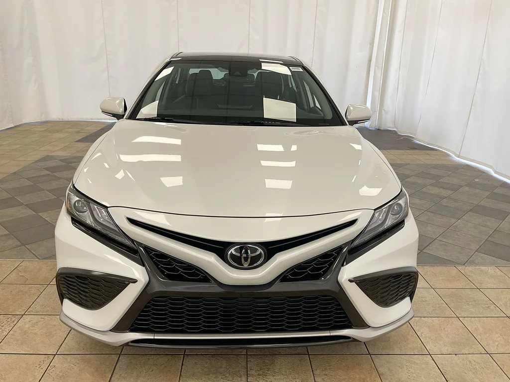 Used 2022  Toyota XSE image 31