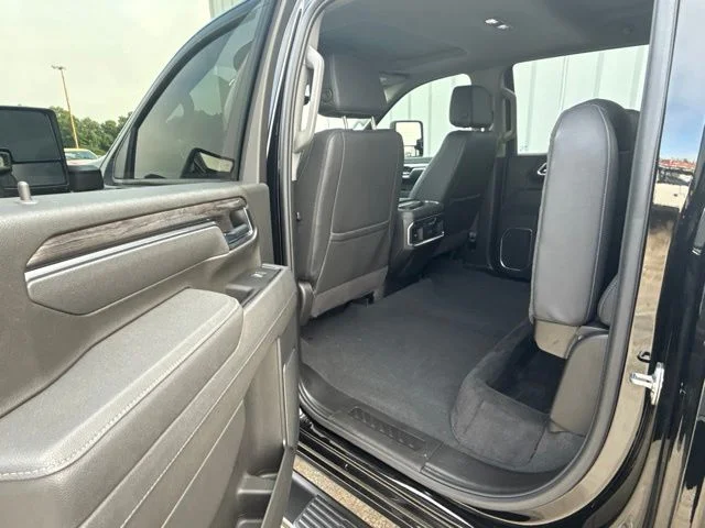Used 2025 Black Chevrolet LTZ image 17