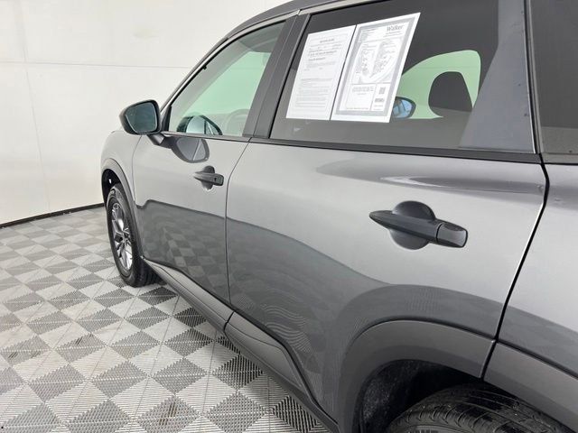 Used 2024 Gray Nissan S image 10