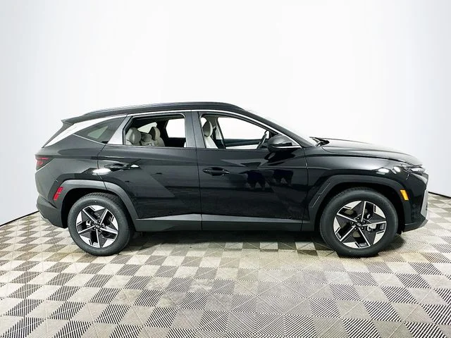 New 2026 Black Hyundai SEL image 2