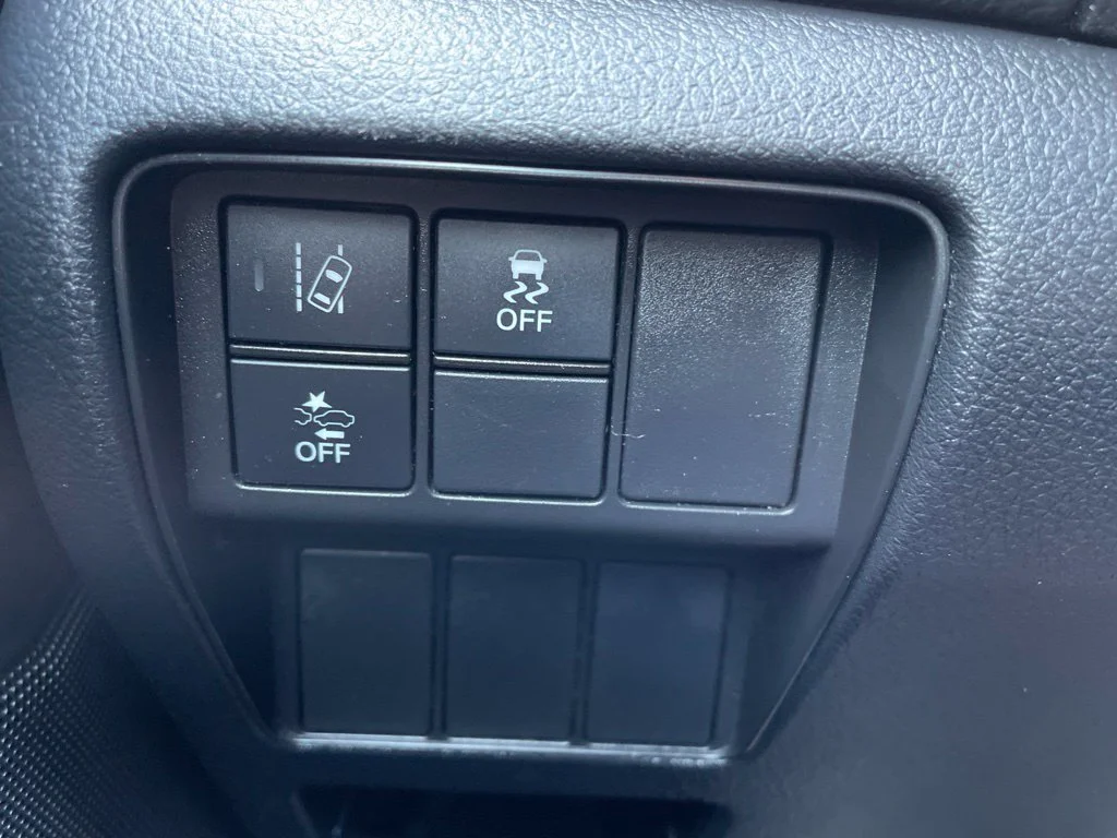 Used 2021 White Honda EX image 20