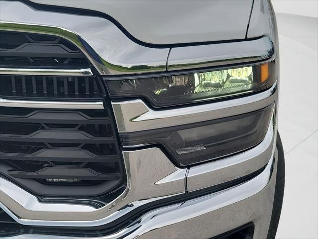 New 2026 Bright White Clear-Coat Exterior Paint RAM TRADESMAN image 16
