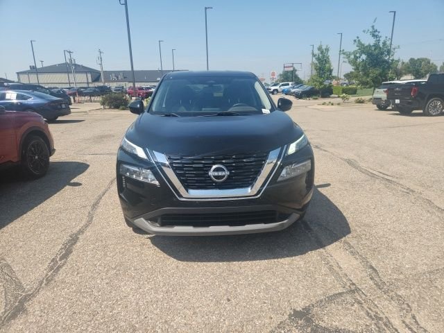 Used 2022 Black Nissan SV image 4