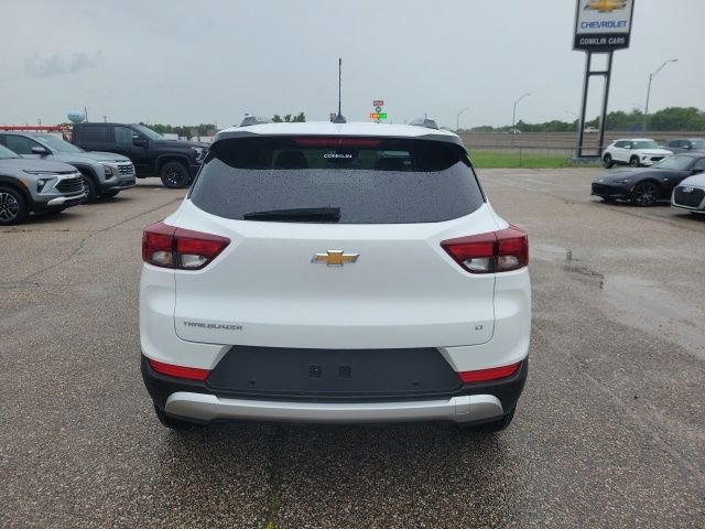 New 2026 Summit White Chevrolet LT image 23