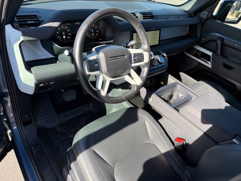 Used 2023 Tasman Blue Metallic Land Rover S image 6