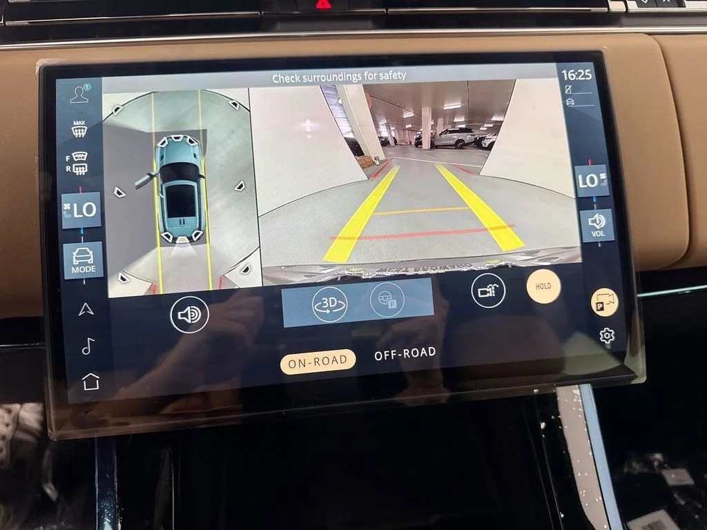 New 2026 Varesine Blue Land Rover Dynamic SE image 14