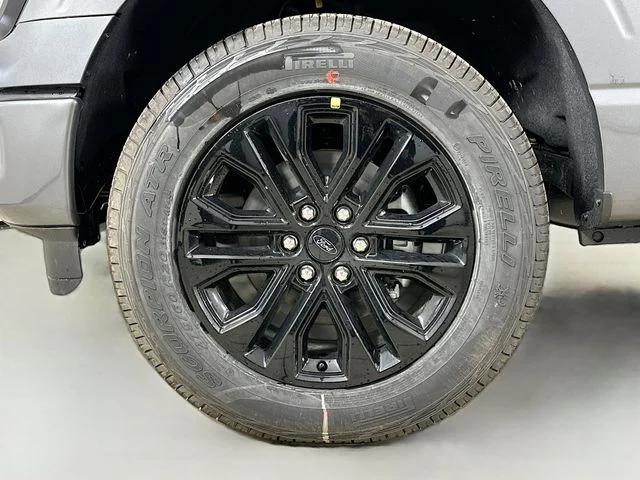 New 2026 Carbonized Gray Metallic Ford XLT image 31