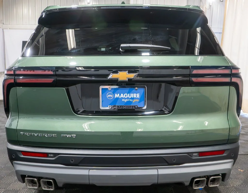 New 2027 Trillium Green Metallic Chevrolet LT image 6