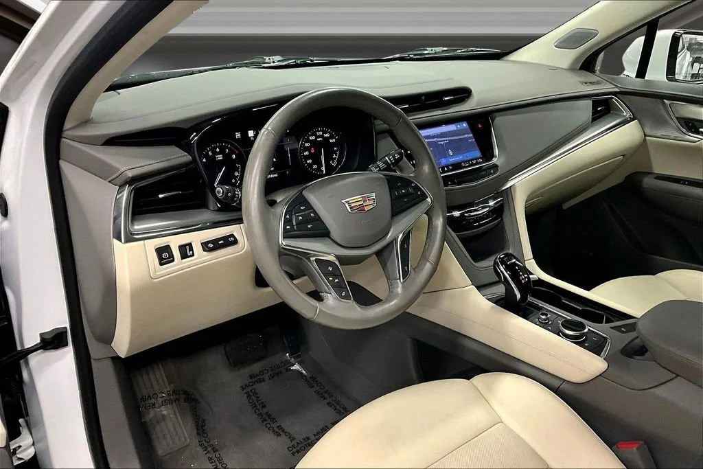 Used 2023 Crystal White Tricoat Cadillac Premium Luxury image 17