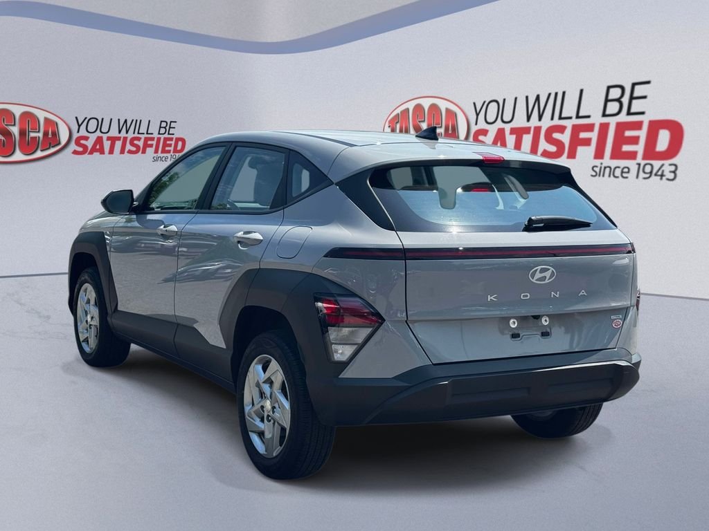Used 2025 Gray Hyundai SE image 4