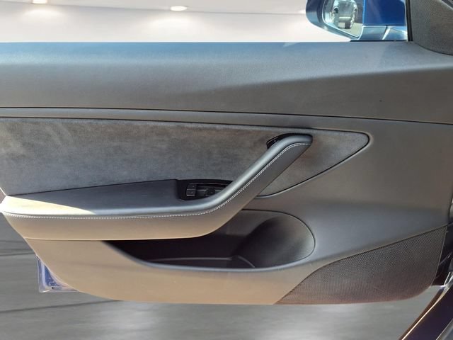 Used 2018  Tesla Long Range Battery image 11